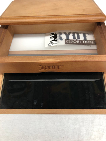 RYOT (6½ Inches x 4 Inches) 3 Peice Magnetic Brown Wood Sifter Box
